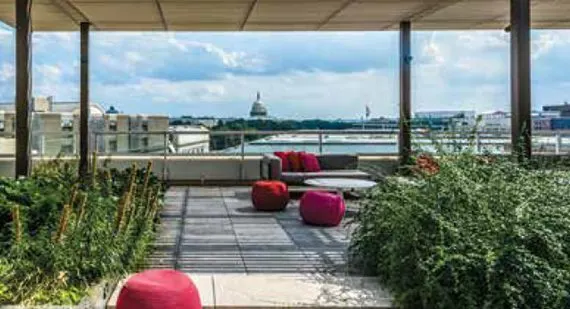 Rooftop terrace with a view of the Capitol